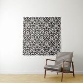 Flourish Damask Pattern Black on Cream Wandkleed (In situ)