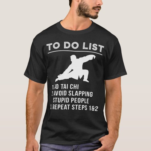 Flow & Chuckle - Hilarisch To-Do Tai Chi T-shirt v (Voorkant)