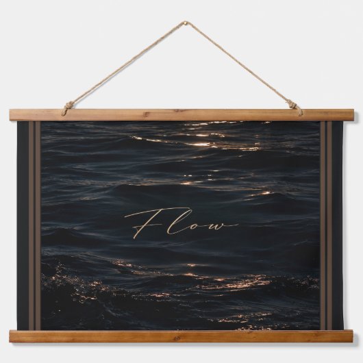 Flow - Diepe Wateren Hangend Wandkleed (Voorkant)