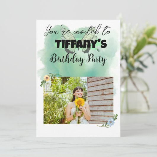 Flower & Butterfly Verjaardag Uitnodiging (Staand voorkant)