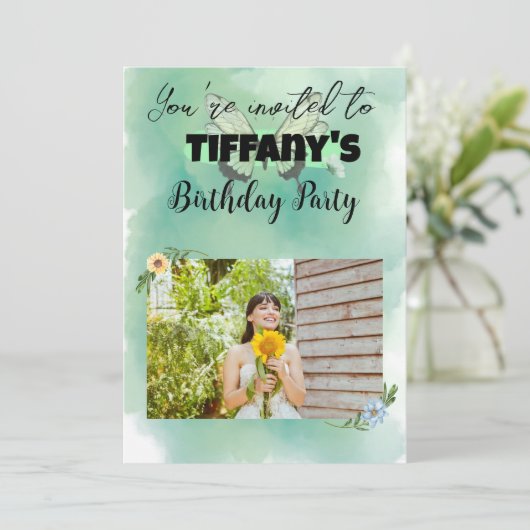 Flower & Butterfly Verjaardag Uitnodiging (Staand voorkant)