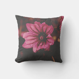 Flower in Water Droplets Throw Pillow Kussen