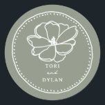 Flower Sage Green Wedding Ronde Sticker<br><div class="desc">Witte lijn kunst bloem illustratie met witte tekst en met de hand getekende rand over Sage Green achtergrond.</div>