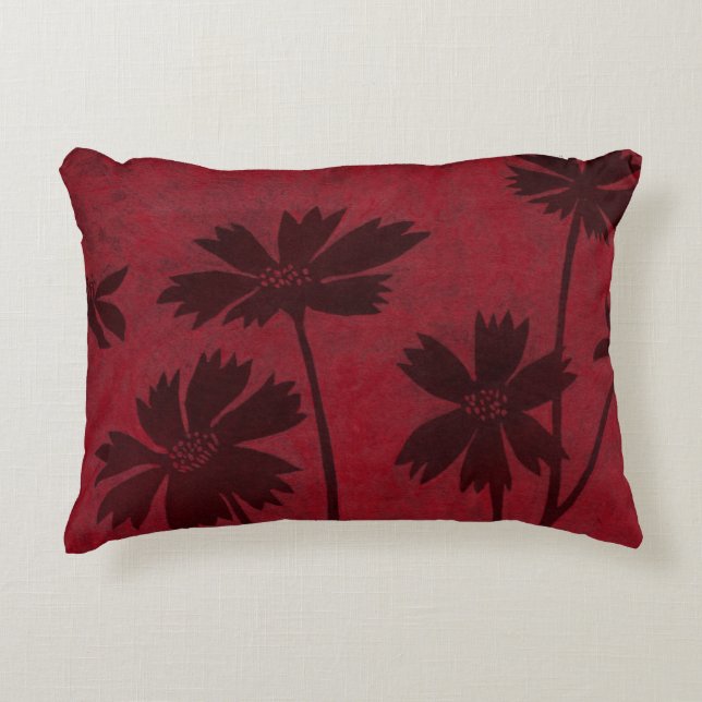 Flowerhead Silhouettes op Crimson Background Decoratief Kussen (Voorkant)