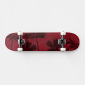 Flowerhead Silhouettes op Crimson Background Skateboard (Horizontaal)