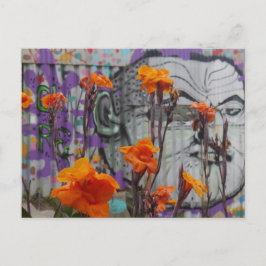 Flowers and Street Art in Valparaiso, Chili Briefkaart