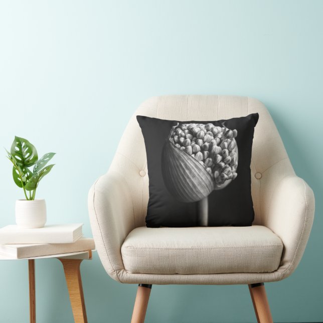 Flowers | B&W Allium Flower Bud Kussen (Stoel)