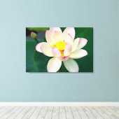 Flowers | Lotus Water Flower Canvas Afdruk (Insitu (Houten vloer))