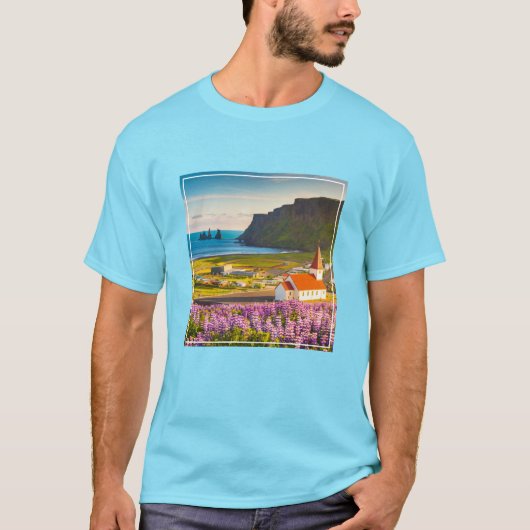 Flowers | Lupines in Bloom Southern Iceland T-shirt (Voorkant)