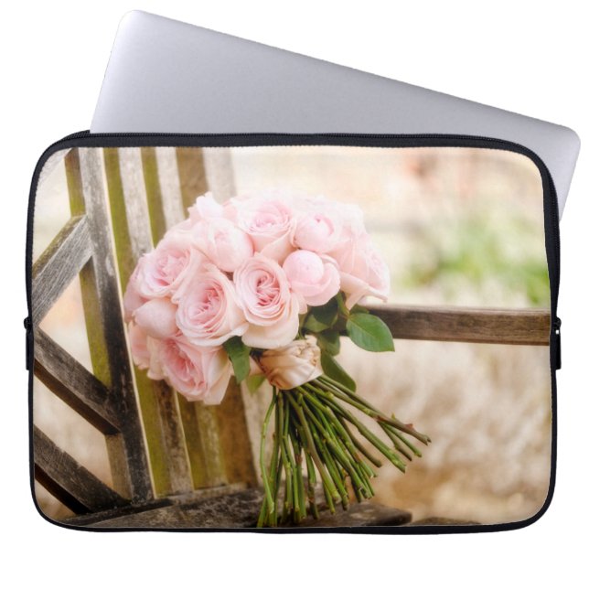 Flowers | Pink Rose Bouquet Laptop Sleeve (Voorkant)