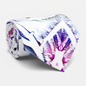 Flowery in plaster text, soft shadow on white stropdas (Opgerold)