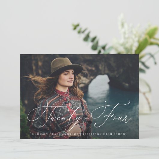 Flowing Script Twenty-Three Graduation Party Kaart (Staand voorkant)