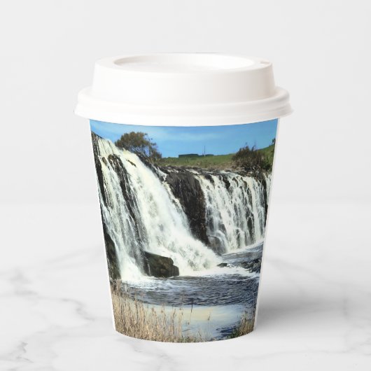 Flowing Waters of Hopkins Falls Papieren Bekers (Voorkant)