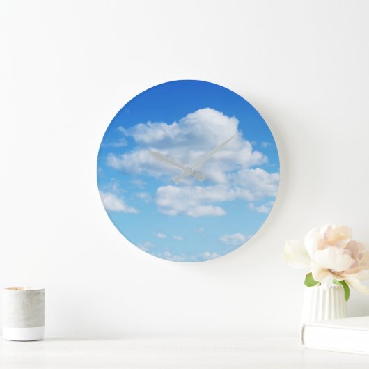 Fluffy Clouds and Blue Sky Grote Klok (Huis)