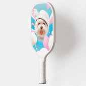 Fluffy Dog met Wit Pet Pickleball Paddle (Links)