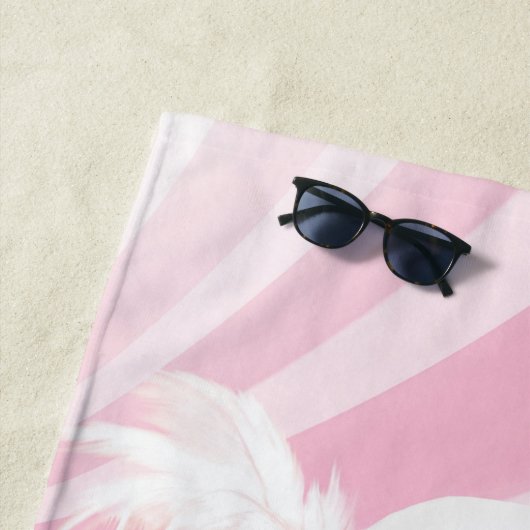 Fluffy Dog met Wit Pet Strandlaken (In situ)