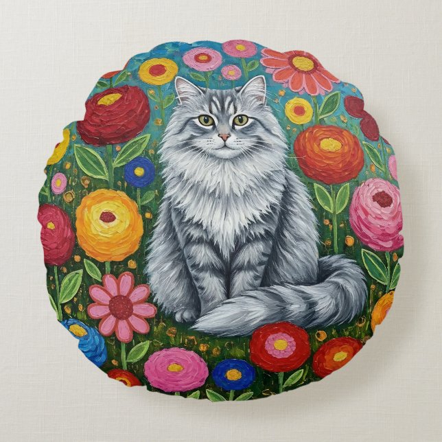 Fluffy Gray Striped Cat with Folk Art Flowers Rond Kussen (Voorkant)