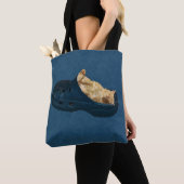 Fluffy Kitten Sleeping in Croc Shoe, Totebag Tote Bag (Dichtbij)