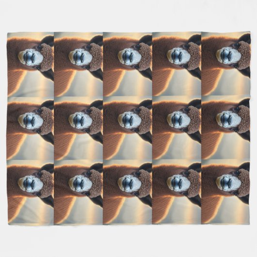 Fluffy Majesty: de grote wollige bruine alpaca Fleece Deken (Voorkant (Horizontaal))