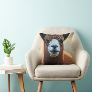 Fluffy Majesty: de grote wollige bruine alpaca Kussen