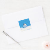 Fluffy Penguin Sitting in Winter Snow Vierkante Sticker (Envelop)
