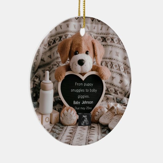 Fluffy Puppy Baby jongen en zwangerschapsaankondig Keramisch Ornament (Rechts)