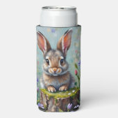 Fluffy Rabbit in een veld van bloemen Seltzer Blikjeskoeler (Seltzer Achterkant)