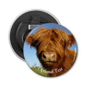 Fluffy Scottish Highland Koe - Blue Sky Button Flesopener