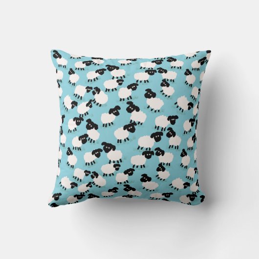 Fluffy Sheep op Baby Blue Kussen (Achterkant)