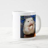 Fluffy Syrian Hamster Kokolinka Grote Koffiekop (Voorkant rechts)