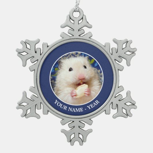 Fluffy Syrian Hamster Kokolinka Tin Sneeuwvlok Ornament (Voorkant)