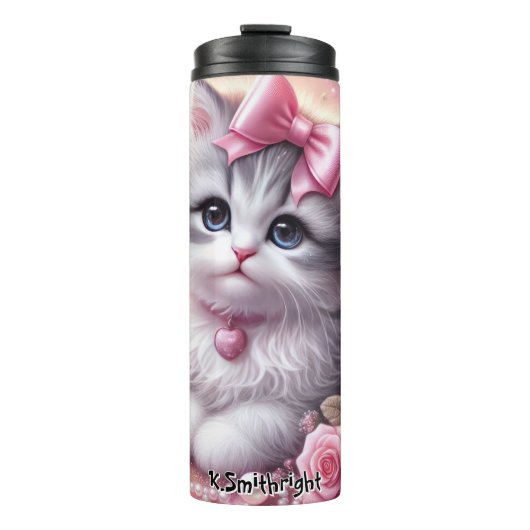 Fluffy White Kitten Roze Rozen Thermosbeker (Voorkant)