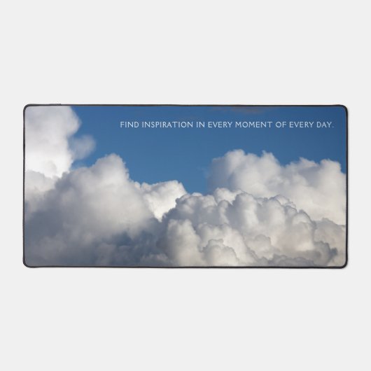 Fluffy Wolken in een Cerulean Blue Winter Sky Bureaumat (Voorkant)