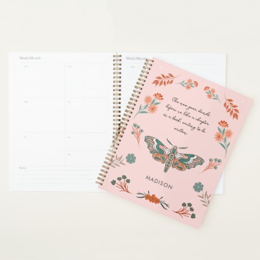 Fluitende Momenten: Een Jaar van Moth Magic Planner (Display)