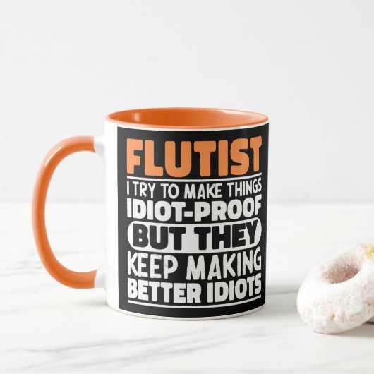 Fluitist probeert dingen grappig te maken Fluitspe Mok (Met donut)