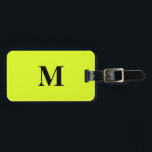 Fluorescent Light Yellow Green Monogrammen Name Gi Bagagelabel<br><div class="desc">Monogrammed initiaal en ook persoonlijke details zoals naam,  adres,  telefoonaantal en e-mail allen die u kunt uitgeven. Ontworpen met aantrekkelijke effen groene neonkleurachtergrond,  kunt u de kleur desgewenst wijzigen. Cool reiscadeauidee voor hem of haar.</div>