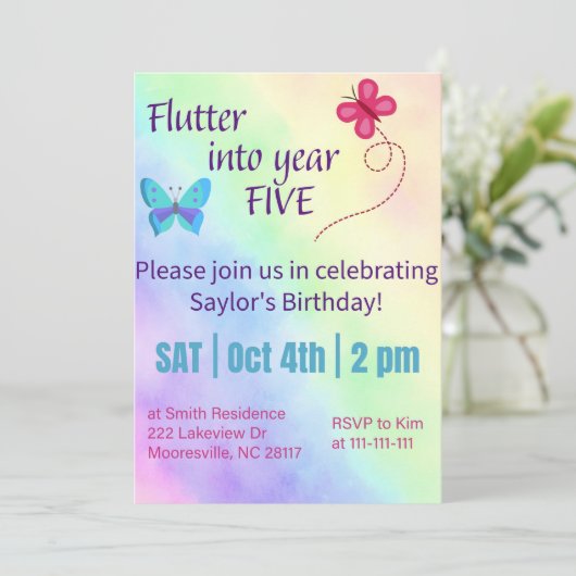 Flutter in jaar vijf-verjaardag uitnodiging (Staand voorkant)