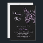 Fluttering Butterflies 21st Birthday Uitnodiging<br><div class="desc">Fijne,  met de hand geschetste fluitende vlinders versieren deze 21ste uitnodiging van de Dag van de Zaterdag. Het is te zien op het basispapier,  maar ik raad u aan het schimmeltje van het metalen ijspapier te gebruiken voor de toevoeging van glitz.</div>