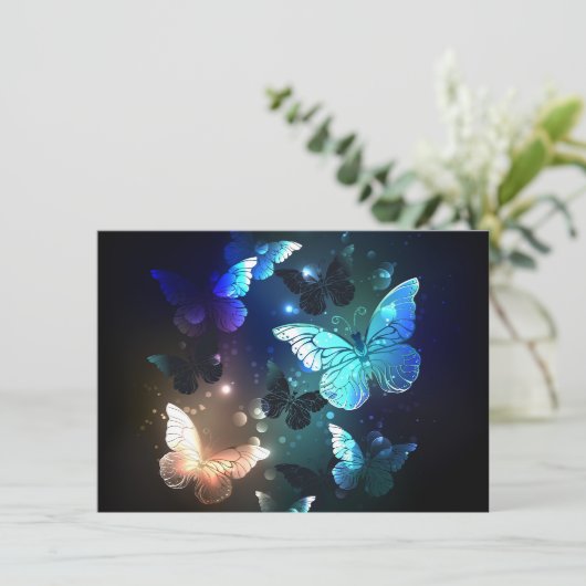 Fluttering Night Butterfly Bedankkaart (Staand voorkant)