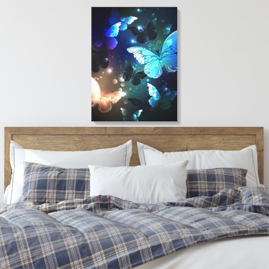 Fluttering Night Butterfly Canvas Afdruk (Insitu (Slaapkamer))