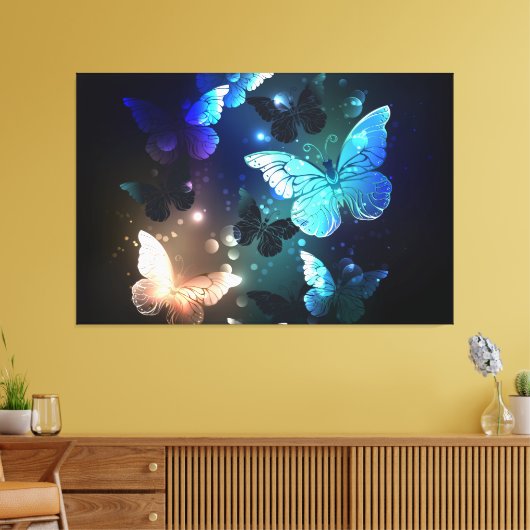 Fluttering Night Butterfly Canvas Afdruk (Insitu (Woonkamer))