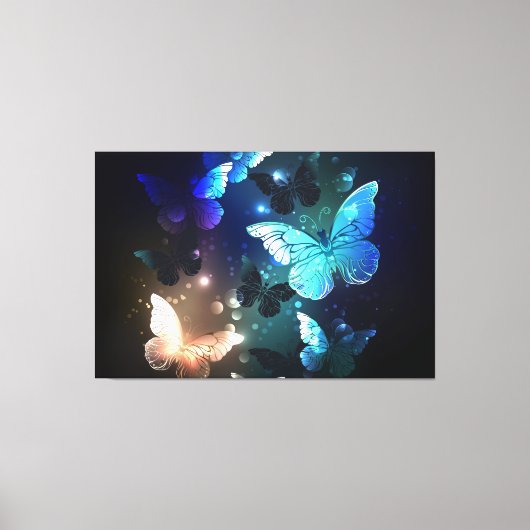 Fluttering Night Butterfly Canvas Afdruk (Voorkant)