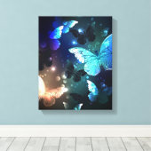 Fluttering Night Butterfly Canvas Afdruk (Insitu (Houten vloer))