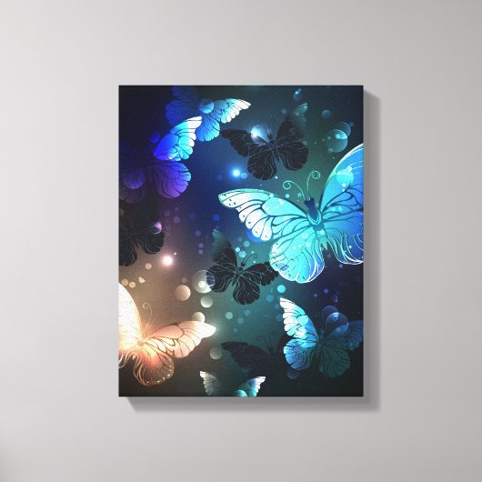 Fluttering Night Butterfly Canvas Afdruk (Voorkant)