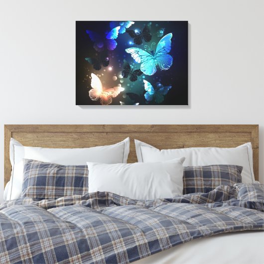 Fluttering Night Butterfly Canvas Afdruk (Insitu (Slaapkamer))
