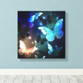 Fluttering Night Butterfly Canvas Afdruk (Insitu (Houten vloer))