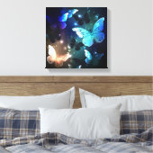 Fluttering Night Butterfly Canvas Afdruk (Insitu (Slaapkamer))