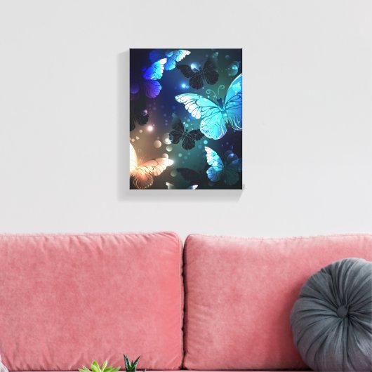 Fluttering Night Butterfly Canvas Afdruk (Insitu (Woonkamer))