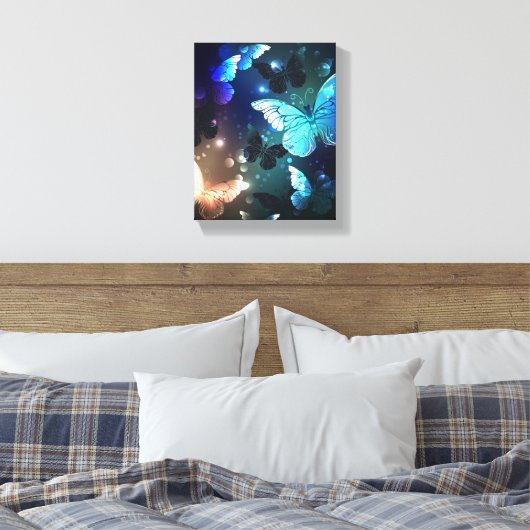 Fluttering Night Butterfly Canvas Afdruk (Insitu (Slaapkamer))
