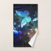 Fluttering Night Butterfly Handdoek (Handdoek)